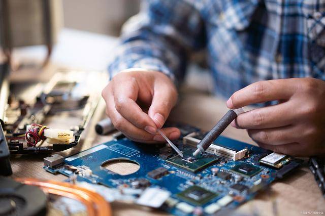 计算机维修工证书报考指南 流程、优势与职业前景